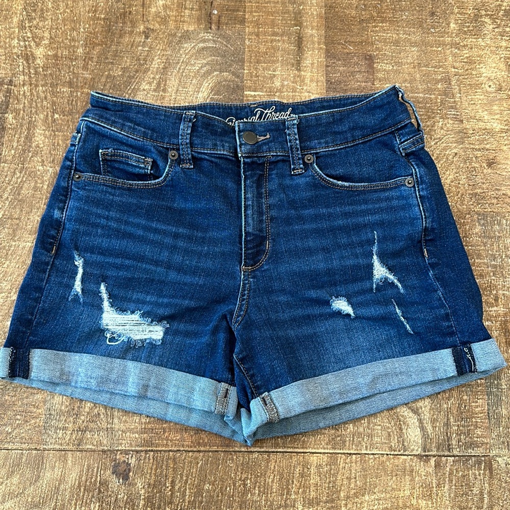Target Universal Thread size 4 Jean shorts